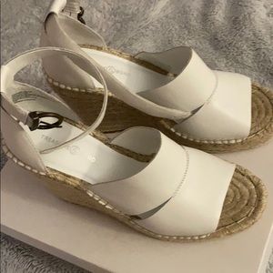 Treasure & Bond white sandals